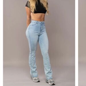 FITJEANS Women's High-Rise Light Blue Straight Jeans